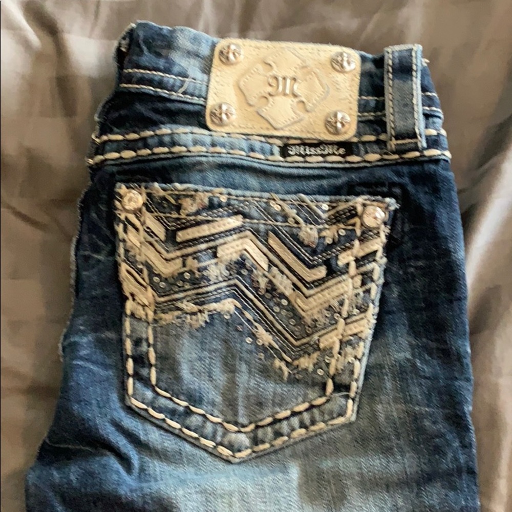 Miss Me Signature Cropped Capris Size 27